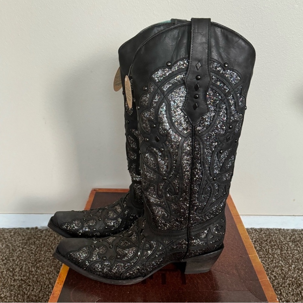 Corral boots